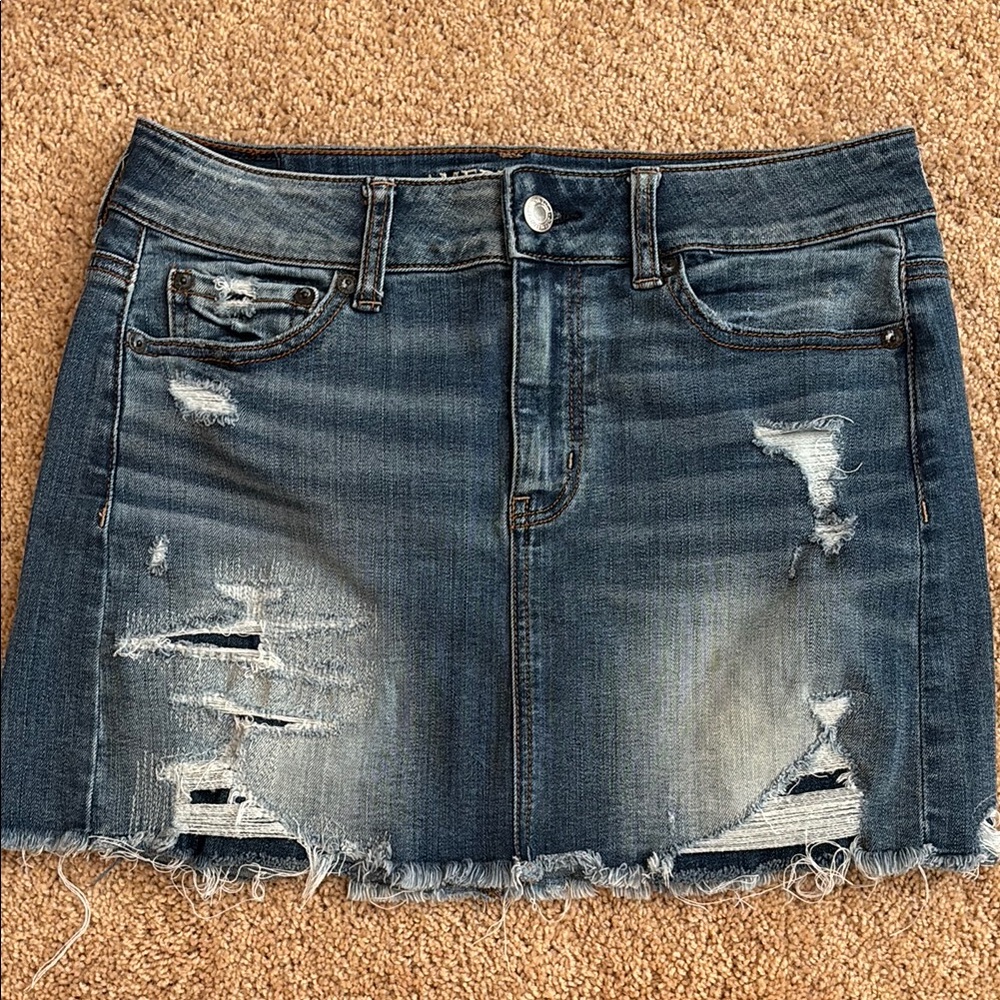 American Eagle Distressed Denim Mini Skirt Size 4 Excellent Condition